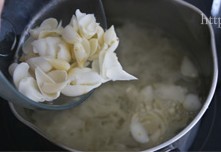 枇杷百合雪耳羹