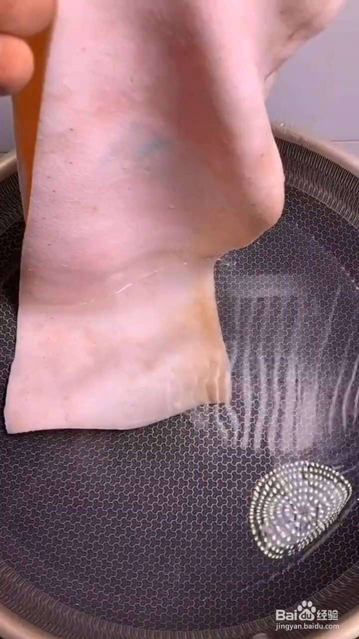 如何制作东北香辣猪皮卷儿