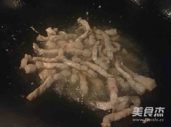 散花菜炒肉的做法