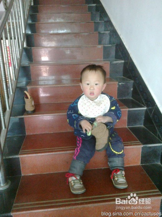 带孩子爬楼梯益处多多