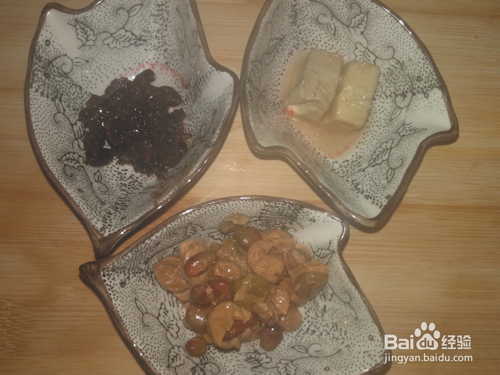 腐乳鸡皮果焖煎肉的做法