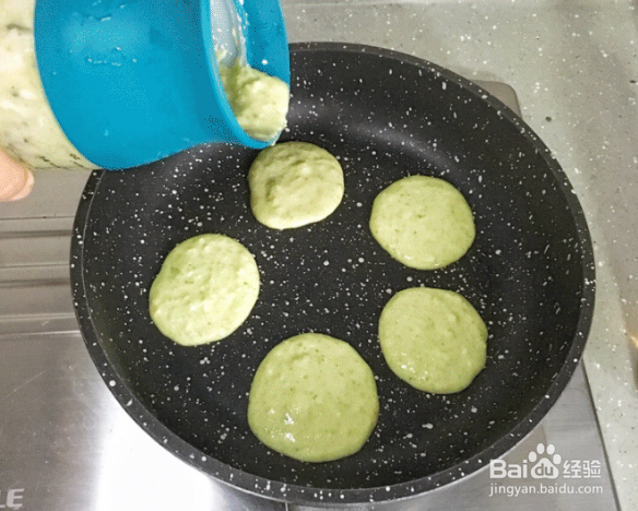 婴儿辅食之香蕉牛油果松饼