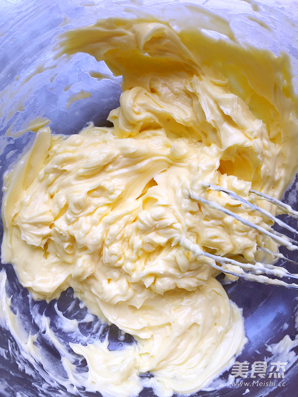 蛋黄椰蓉球的做法