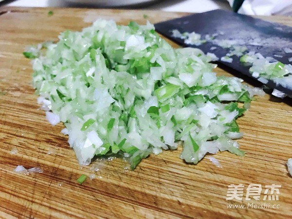 韭菜三鲜饺子