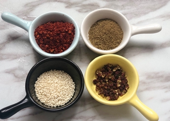 手撕孜然小面筋的做法