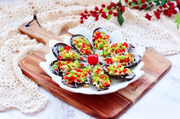 蒜香粉丝双椒青口贝