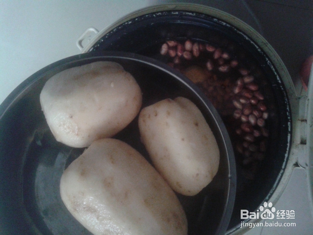 花生莲藕煲脊骨汤