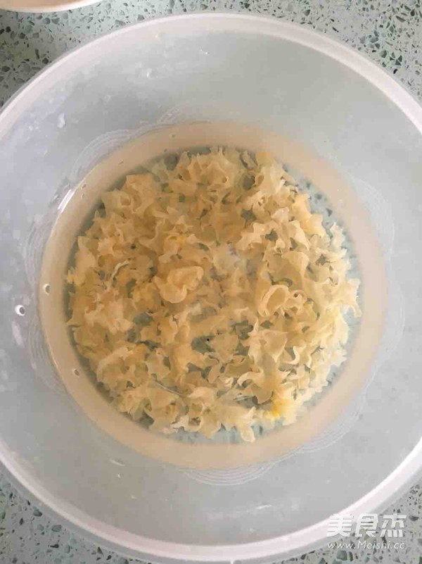 红枣银耳汤的做法