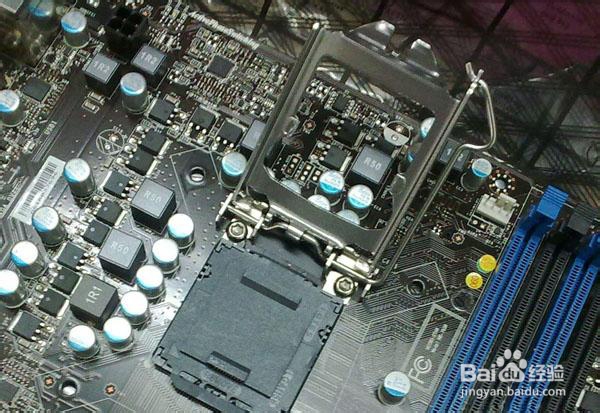 电脑装机详细步骤的完整图文教程：[1]安装CPU