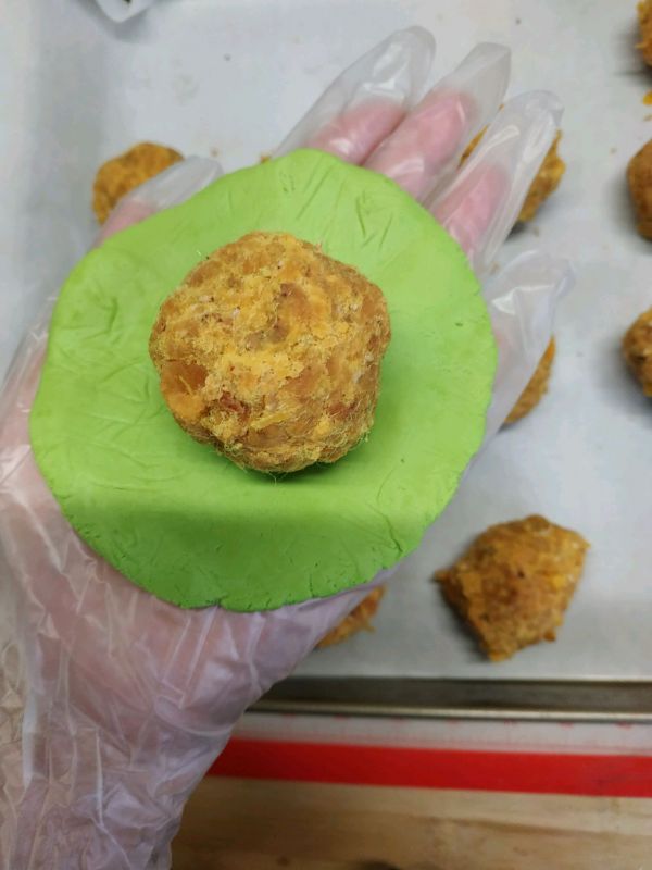 肉松咸蛋黄青团