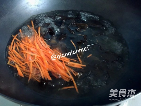 西兰花拌木耳