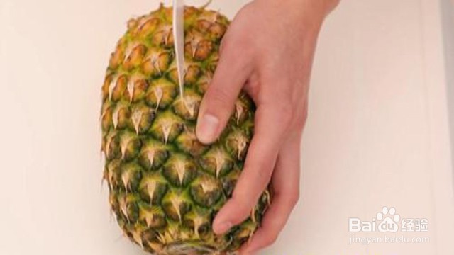 在家怎么给菠萝削皮？