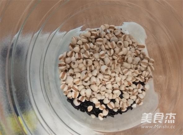 黑米黑豆薏仁粥(乌发养生粥）