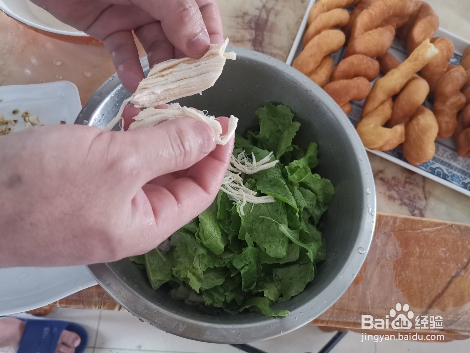 鸡蛋酱鸡胸肉拌生菜