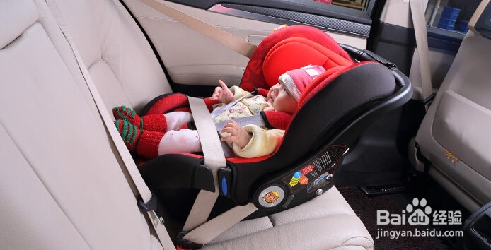如何让宝宝爱上安全座椅？