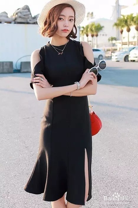 小黑裙穿出的美,你知道吗?