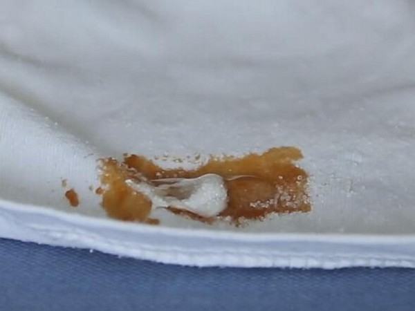 衣服上的油渍洗了第二遍还能干净吗