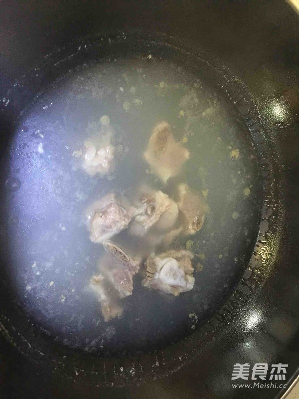 蒜香排骨的做法