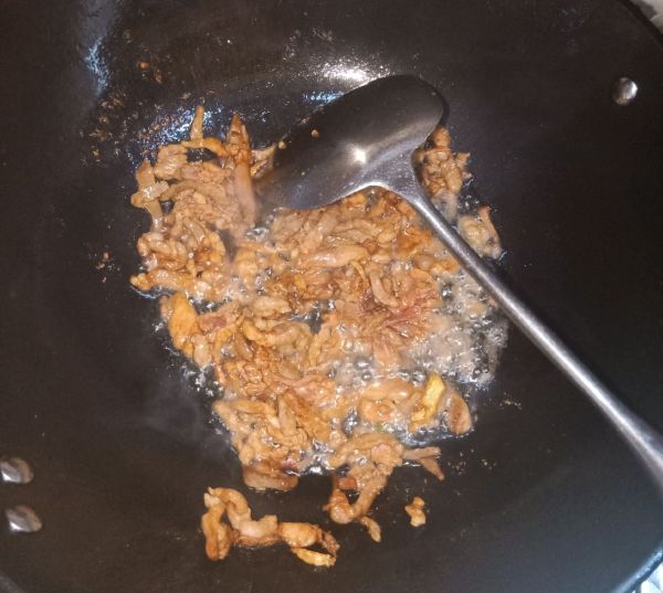 肉炒竹笋丝胡萝卜木耳