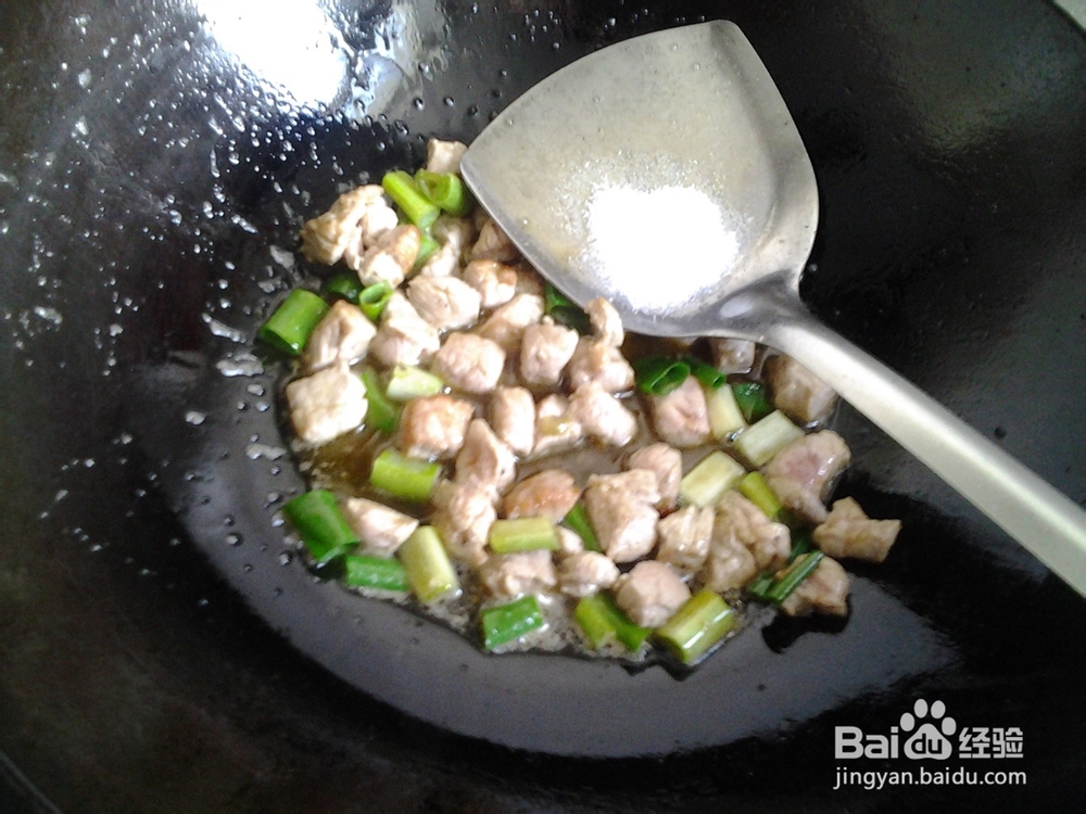 青豆的做法:辣炒青豆肉丁