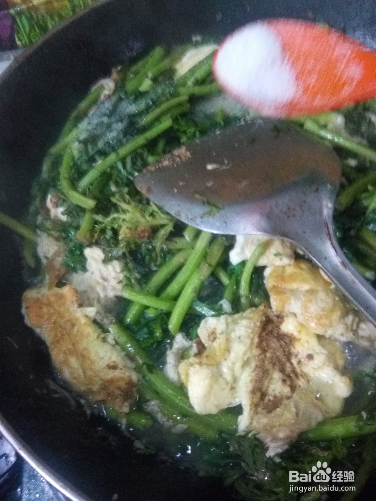 家常菜茼蒿炒鸡蛋