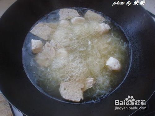 快手早餐——韭菜肉丸煮米粉