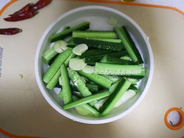 凉拌酸辣黄瓜条