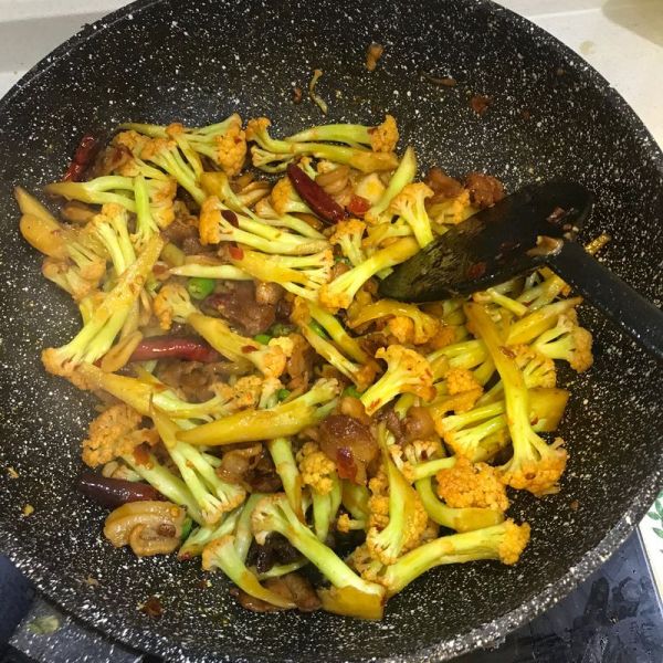 五花肉干煸有机花菜