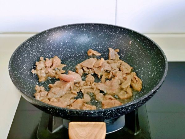 牛肉彩椒炒木耳