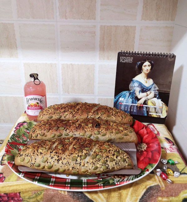 黑芝麻馅软欧包