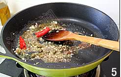 蒜香番茄鳀鱼面