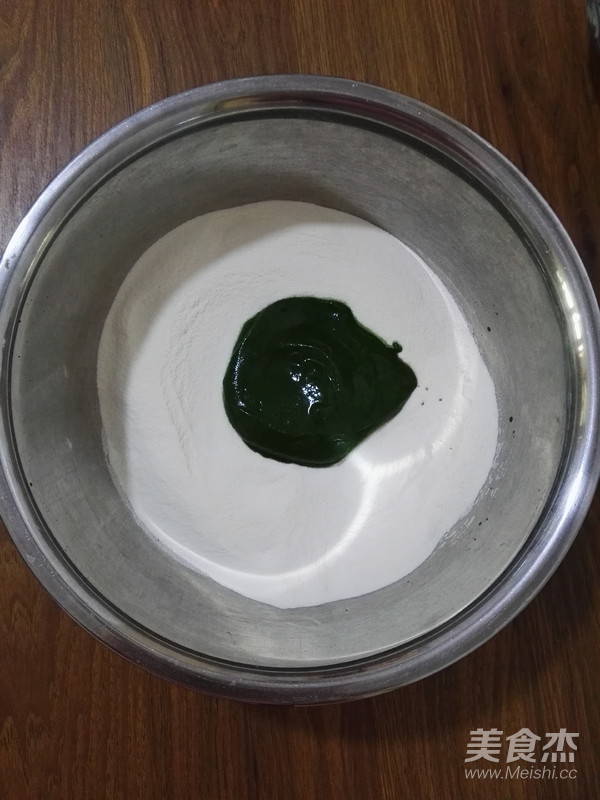 菠菜手擀面的做法