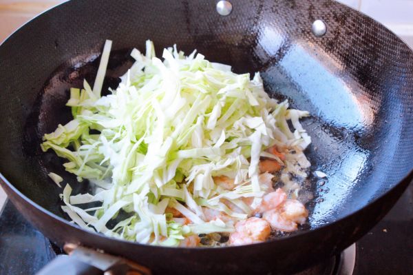 虾仁粉丝炒包菜