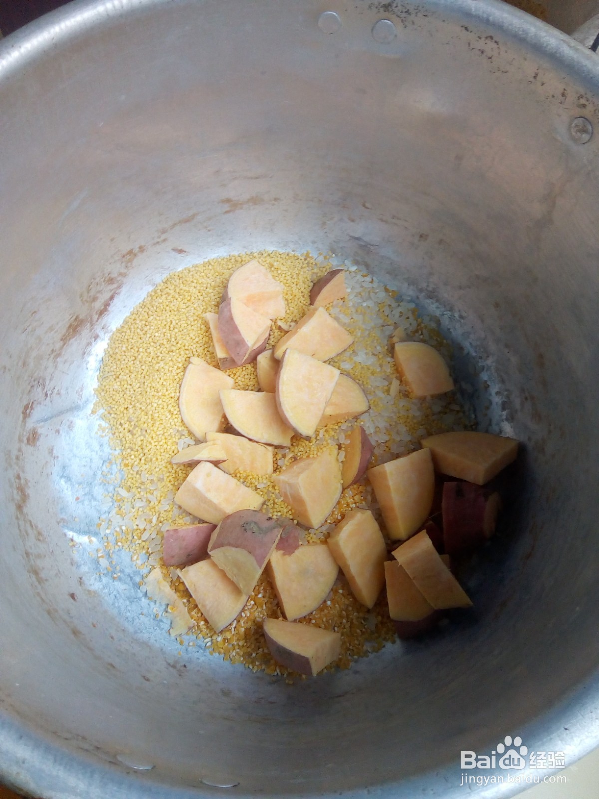 营养的小米地瓜粥