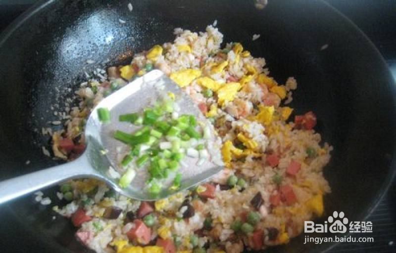 色香味俱全的扬州蛋炒饭