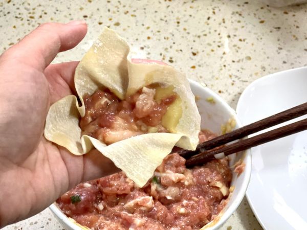 广东韭黄猪肉云吞