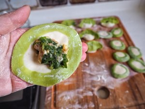 创意菜翡翠白玉白菜饺子制作方法