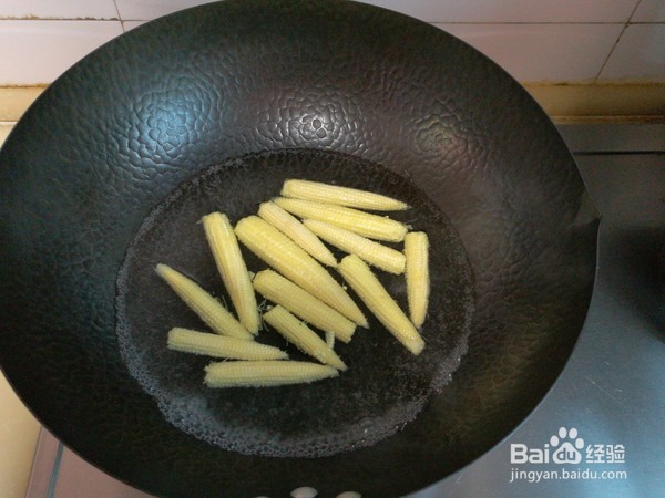 如何制玉米笋鸡肉干炖栗子