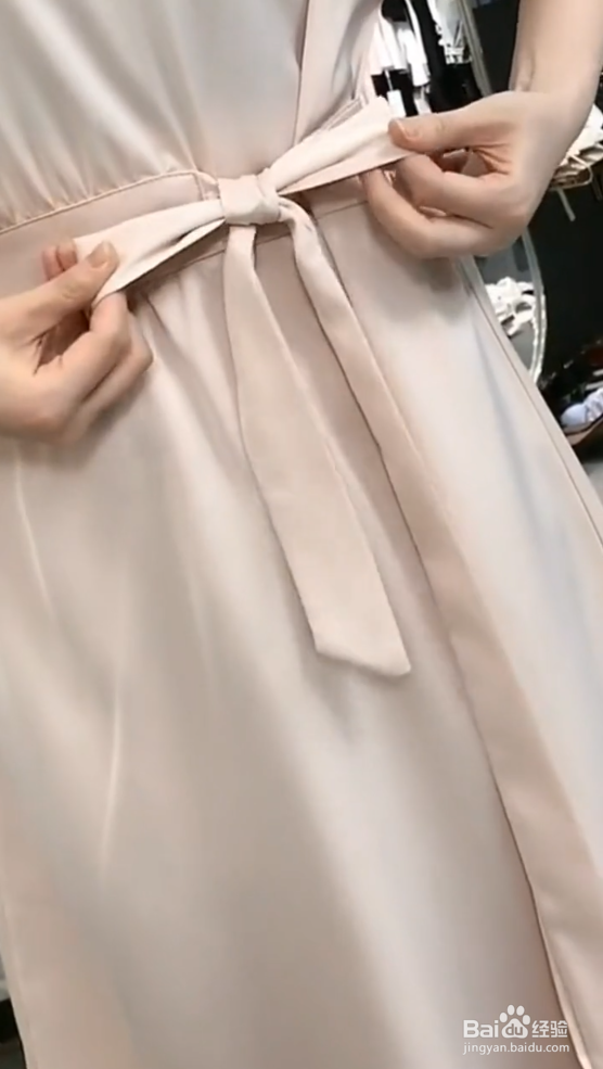 如何打简单的蝴蝶结?