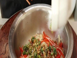 凉拌三丝怎么做？