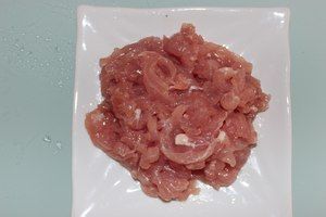 毛豆咸菜炒肉丝的作法