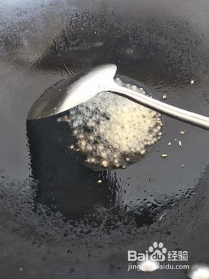 芹菜炒肉的做法