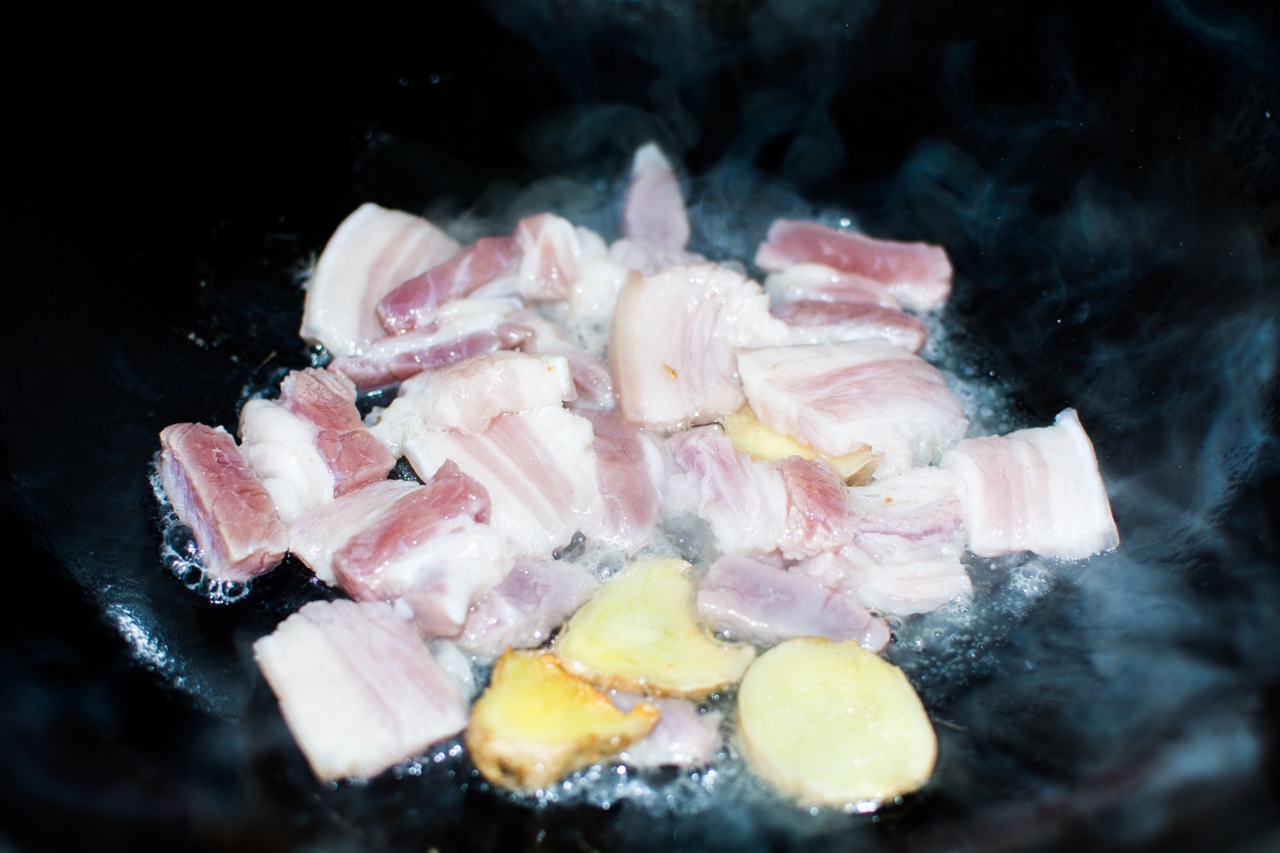 秧草河蚌汤，鲜美不肥腻！