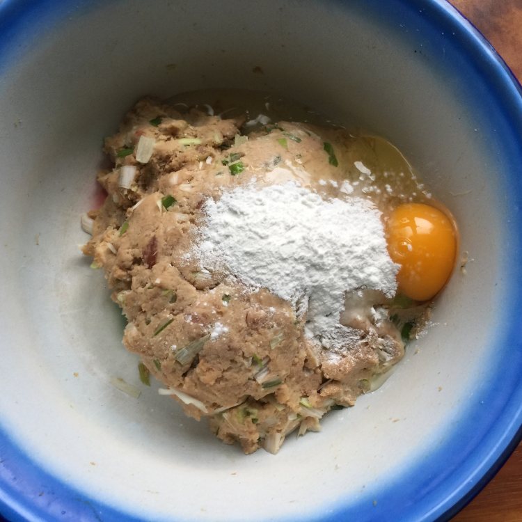 香炸牛肉丸子的做法，快收快收！