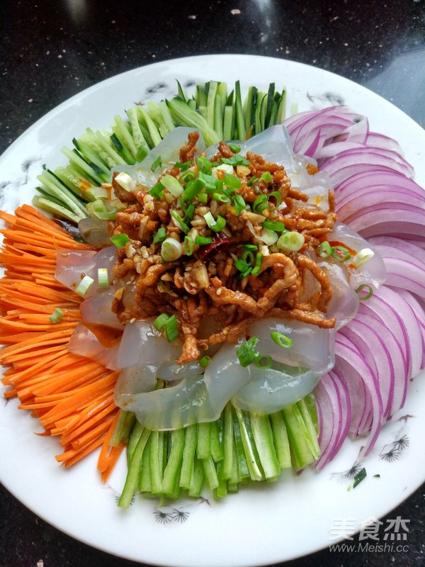 五彩肉丝拉皮