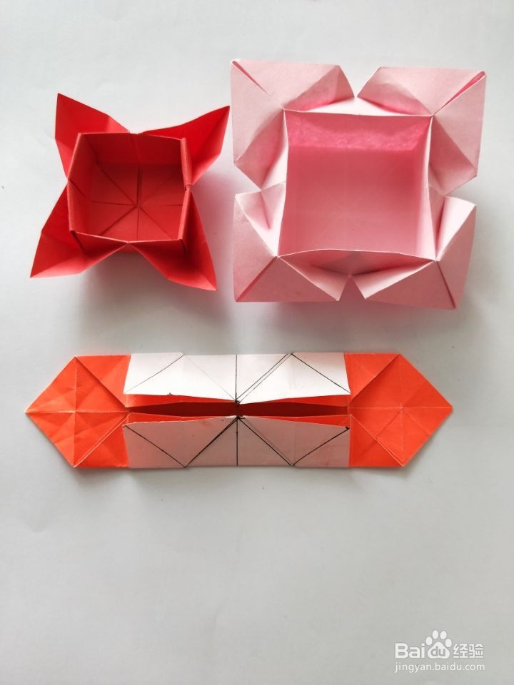 折纸:花瓣盒子。