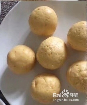 在家做好吃的南瓜饼