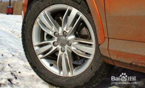 如何注意轮胎使用期限？