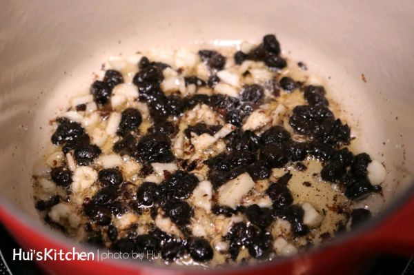 豆豉鲮鱼炒苦瓜