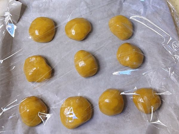 广式金沙奶黄月饼